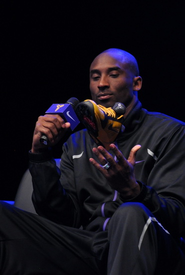 孤注一掷的 孤注一掷的